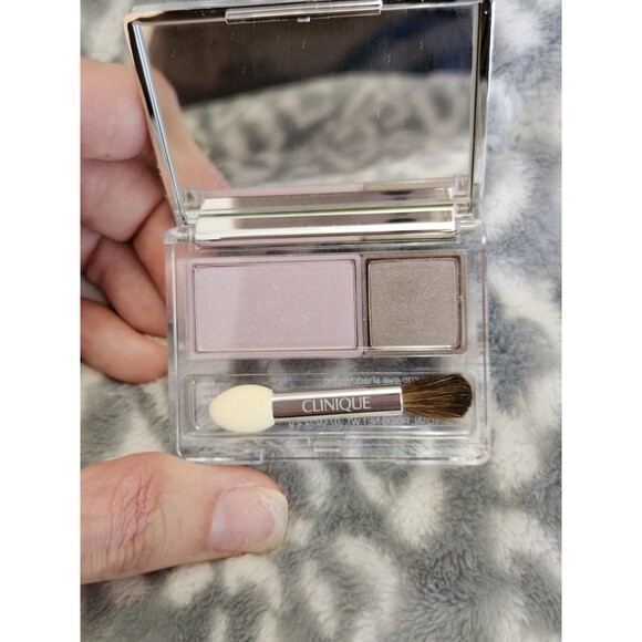 NIB Clinique Color Surge Colour Surge Duo Lilac Truffle 106 Eyeshadow Eye Shadow - Picture 4 of 4